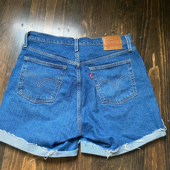 Levi’s 501 jean shorts - Picture 3 of 4